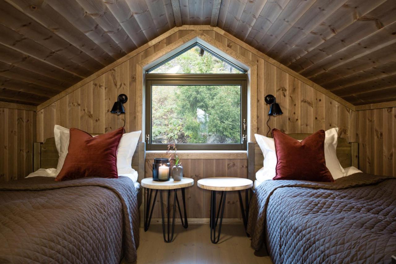 Cozy Modern With Electric Car Charging, Sauna And Fireplace *